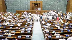 NEET पेपर लीक पर संसद में मंथन, सरकार ने चर्चा पर जताई सहमति