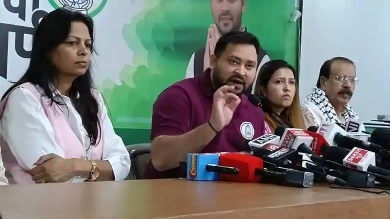 तेजस्वी यादव का बड़ा ऐलान, बोले- जीविका दीदी को स्थाई नौकरी और 30 हजार रुपया महीना Tejashwi yadav