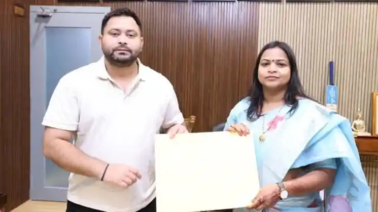 मोहनियां सीट से तेजस्वी यादव को झटका: श्वेता सुमन का नामांकन रद्द