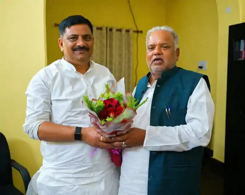 Bihar Politics: पटना में सियासी हलचल तेज, श्रवण कुमार से मिले संजय झा, JDU में बड़ा होने वाला है ?