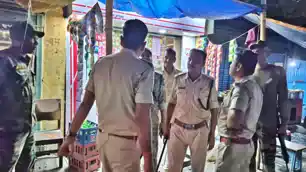 हजारीबाग : अड्डेबाजी पर पुलिस का शिकंजा, 122 ठिकानों पर छापेमारी 57 फरार अपराधियों को दबोचा 