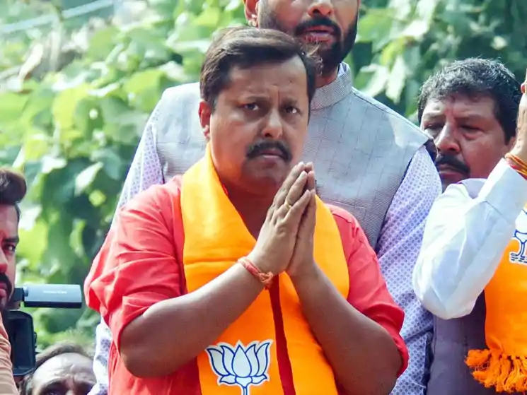 रोड शो के बाद मिलर स्कूल पहुंचे नितिन नबीन, पटना में जय श्रीराम के लगे नारे