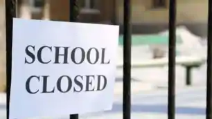 पटना डीएम का बड़ा फैसला, कक्षा 8 तक सभी स्कूल बंद, ऊपरी कक्षाओं की टाइमिंग तय