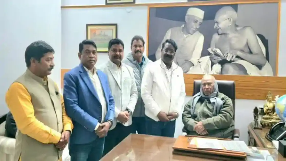 कांग्रेस के 5 विधायकों ने आलाकमान से लगायी गुहार, पार्टी अध्यक्ष ने दिया आश्वासन 