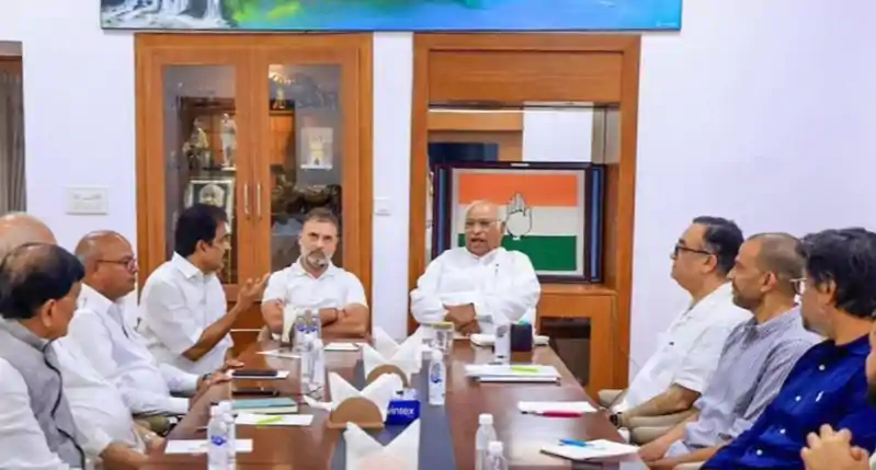 दिल्ली में आज बिहार कांग्रेस की अहम बैठक, राहुल-खड़गे की मौजूदगी में विधायक दल के नेता पर लग सकती है मुहर Bihar Congress