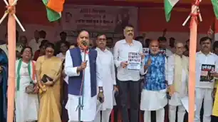 NEET विवाद को लेकर कांग्रेस का प्रदर्शन, शिक्षा मंत्री और पीएम से इस्तीफे की मांग तेज
