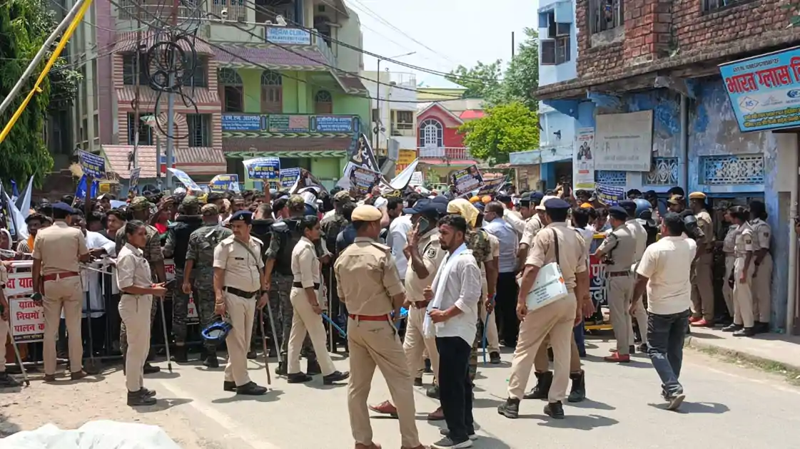 मॉब लिंचिंग को लेकर आक्रोश, सांसद पप्पू यादव हुए मार्च में शामिल