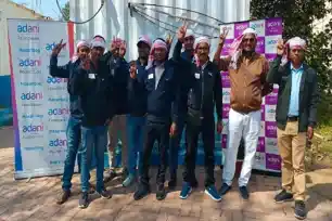 अदाणी फाउंडेशन की पहल से बड़कागांव के युवाओं को मिला नया रास्ता, ड्राइविंग प्रशिक्षण से बढ़े रोजगार के अवसर