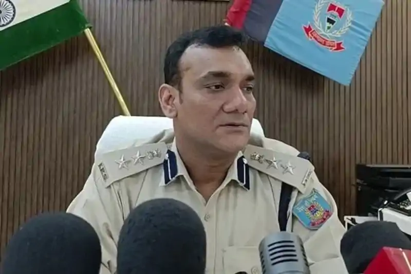 सिमडेगा पुलिस को “ऑपरेशन रेड हंट” के जरिये मिली बड़ी सफलता, 104 लाल वारंटों का हुआ निष्पादन सिमडेगा पुलिस को “ऑपरेशन रेड हंट” के जरिये मिली बड़ी सफलता, 104 लाल वारंटों का हुआ निष्पादन