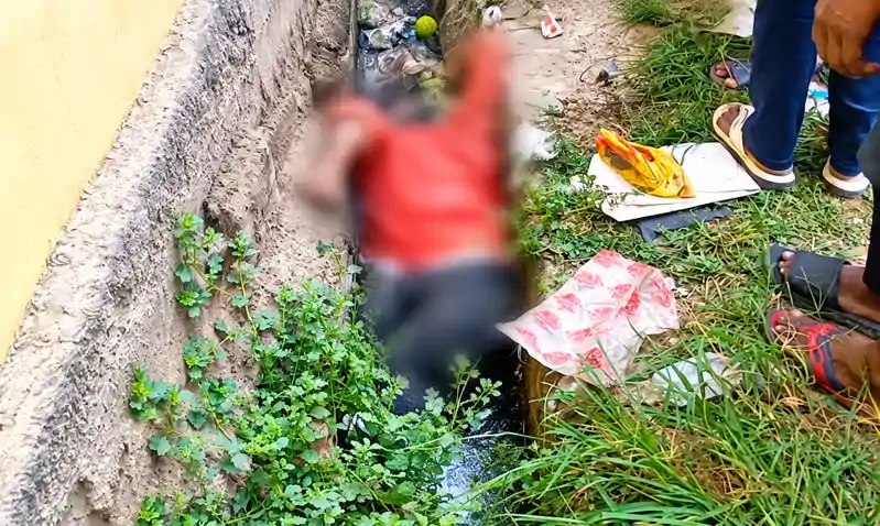 नाले में मिला पुलिसकर्मी का शव, मचा हड़कंप, जांच में जुटी पुलिस नाले में मिला पुलिसकर्मी का शव, मचा हड़कंप, जांच में जुटी पुलिस