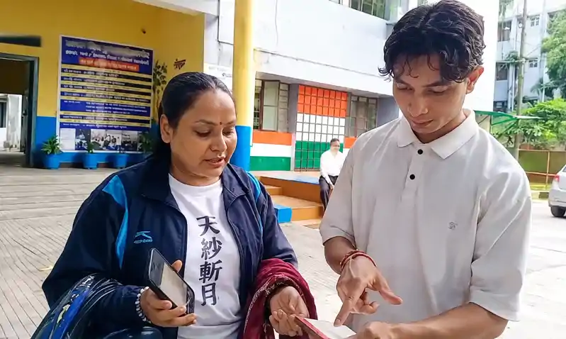 मोमोज दुकान संचालिका से मारपीट और छेड़खानी का आरोप मोमोज दुकान संचालिका से मारपीट और छेड़खानी का आरोप