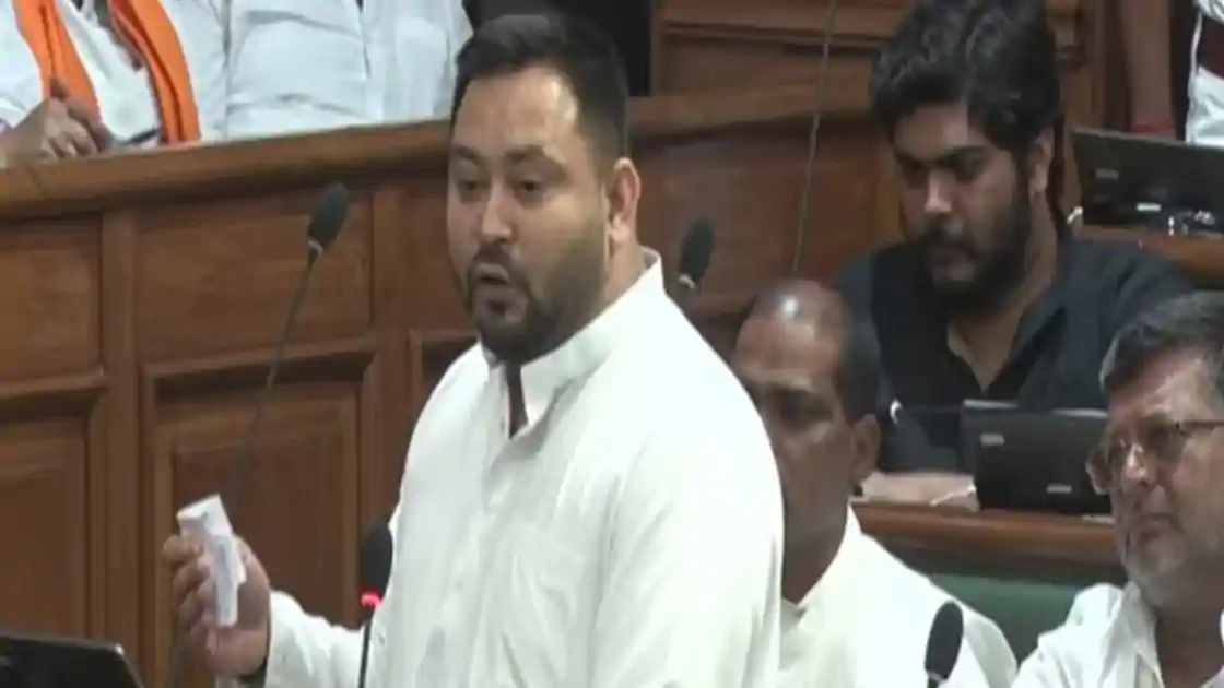 सदन में तेजस्वी हो गए नाराज, भाषण बीच में छोड़ बैठ गए, स्पीकर ने ऐसे मनाया