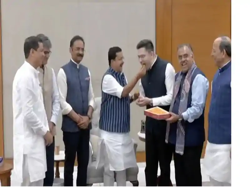आप में सियासी भूचाल, राघव चड्ढा बीजेपी में शामिल, 7 सांसदों ने छोड़ा केजरीवाल का साथ 