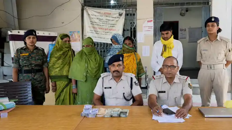 नवजात शिशु की खरीद-बिक्री मामले में पांच गिरफ्तार, बच्चा बरामद