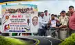 राखी के धागे से सड़क सुरक्षा का संदेश, नियम तोड़ने वालों से छात्राओं ने लिया वचन-Road safety message through Rakhi threads; female students extract a pledge from traffic violators राखी के धागे से सड़क सुरक्षा का संदेश, नियम तोड़ने वालों से छात्राओं ने लिया वचन-Road safety message through Rakhi threads; female students extract a pledge from traffic violators