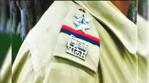 हाथ में ट्रांसफर लेटर लेकर सिपाही ने खुद पर डाला पेट्रोल, बिहार पुलिस में मचा हड़कंप 
