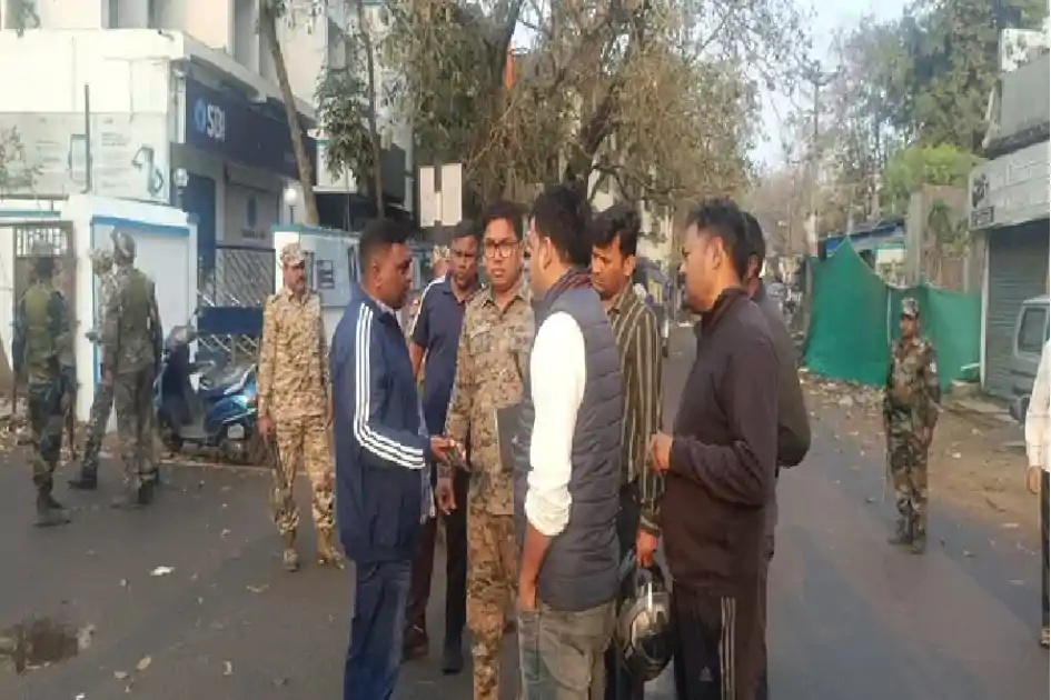 दुमका में दिनदहाड़े फा*यरिंग, मजदूर मोटर संघ के प्रमंडलीय अध्यक्ष अरुण सिंह को बदमाशों ने मारी गो*ली