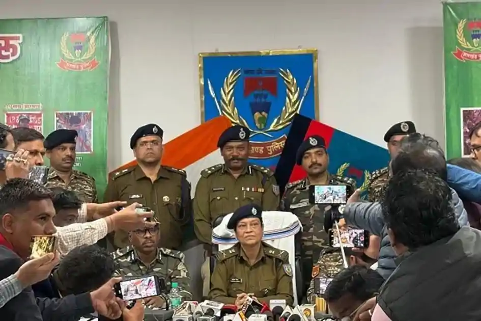 चाईबासा ऑपरेशन से टूटी नक्सलियों की कमर, 17 माओवादी ढेर