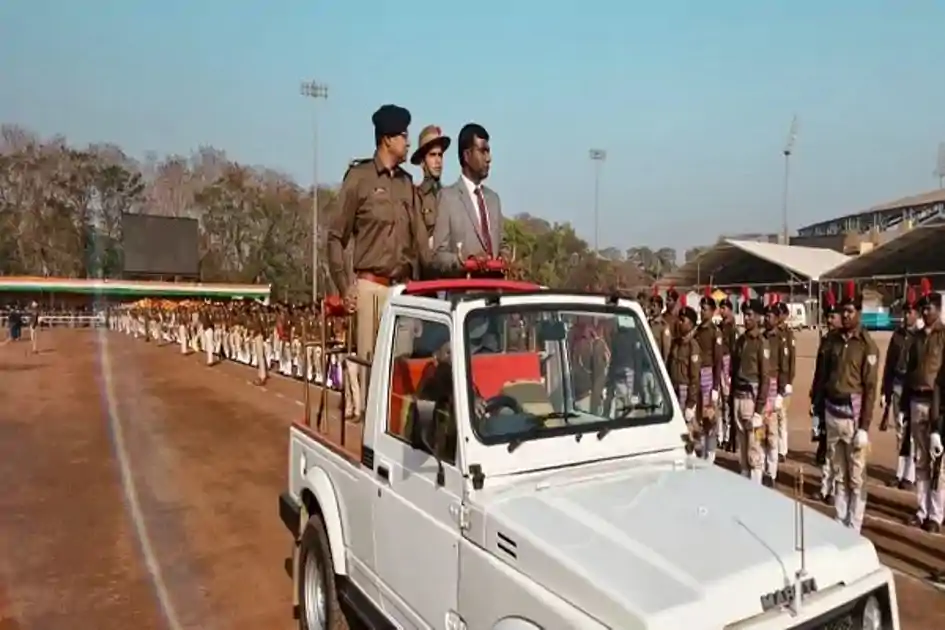 गणतंत्र दिवस से पहले मोरहाबादी में फुल ड्रेस रिहर्सल संपन्न, उपायुक्त और SSP ने लिया जायजा