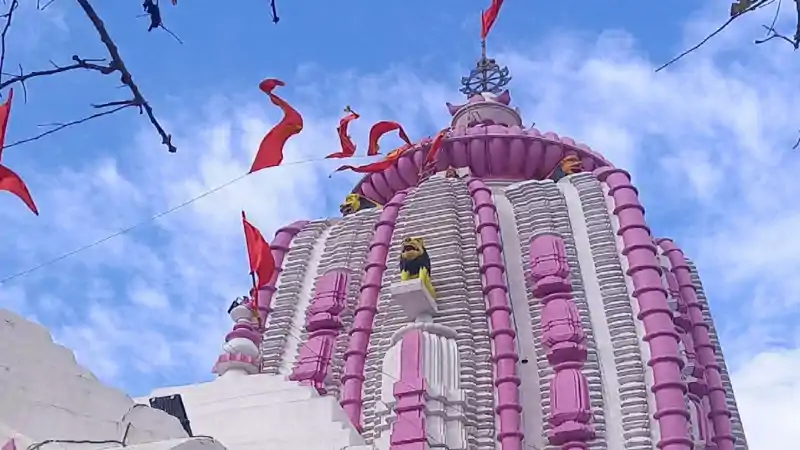 मंदिर के खातों पर उठे सवाल, फॉरेंसिक जांच की मांग लेकर कोर्ट पहुंचा मामला मंदिर के खातों पर उठे सवाल, फॉरेंसिक जांच की मांग लेकर कोर्ट पहुंचा मामला