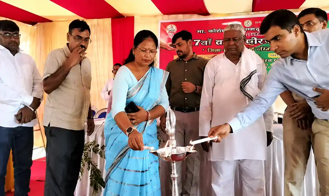धूमधाम से मनाया गया 77वां वन महोत्सव, जनप्रतिनिधियों, अधिकारियों ने किया पौधारोपण