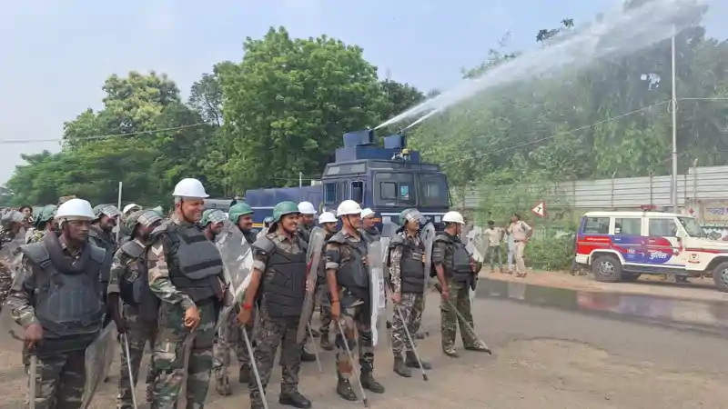 डीजे बैन, ड्रोन निगरानी और अतिरिक्त फोर्स... ताजिया से पहले प्रशासन की एडवाइजरी जारी डीजे बैन, ड्रोन निगरानी और अतिरिक्त फोर्स... ताजिया से पहले प्रशासन की एडवाइजरी जारी