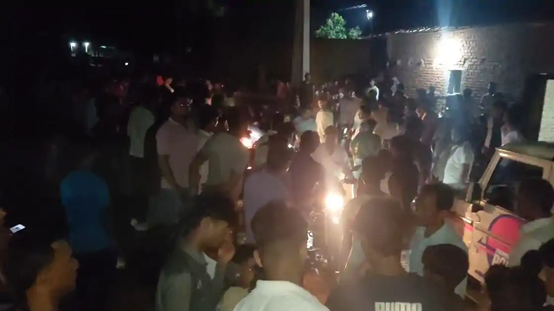 जामताड़ा में बीच सड़क युवक पर हमला, माथे पर तानी पि*स्तौल