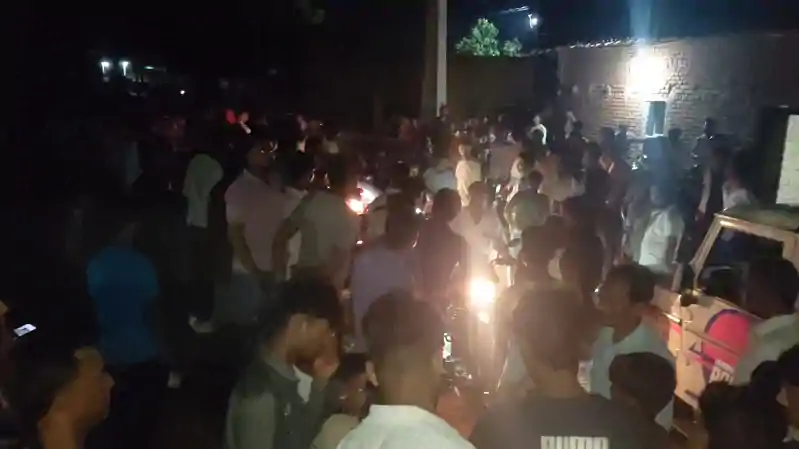 जामताड़ा में बीच सड़क युवक पर हमला, माथे पर तानी पि*स्तौल जामताड़ा में बीच सड़क युवक पर हमला, माथे पर तानी पि*स्तौल