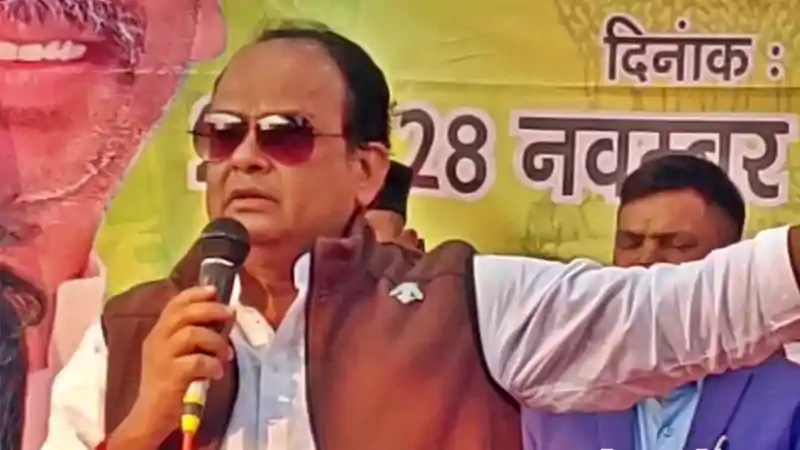 स्वास्थ्य मंत्री इरफान अंसारी का विवादित बयान, कहा-BLO घर आए तो अंदर बंद कर दें स्वास्थ्य मंत्री इरफान अंसारी का विवादित बयान, कहा-BLO घर आए तो अंदर बंद कर दें
