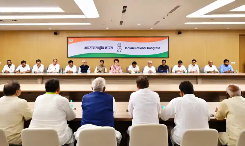 विपक्ष की एक नवंबर को 'वोट बचाओ' रैली, लाखों की भीड़ जुटाने का लक्ष्य विपक्ष की एक नवंबर को 'वोट बचाओ' रैली, लाखों की भीड़ जुटाने का लक्ष्य