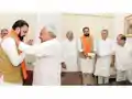 नीतीश कुमार ने मुख्यमंत्री राहत कोष में अपने एक माह के वेतन का चेक मुख्यमंत्री को सौंपा