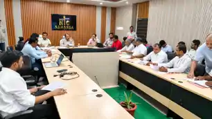 कोसी स्नातक निर्वाचन को लेकर DM ने राजनीतिक दलों के प्रतिनिधियों के साथ की बैठक  