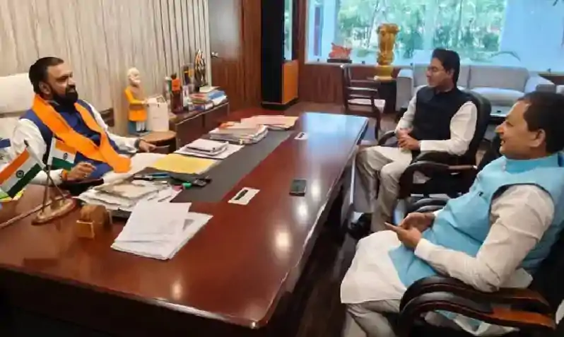 बिहार कांग्रेस में बवाल, CM सम्राट से मिलने पहुंचे MLC, प्रदेश अध्यक्ष पर भी सांसद ने उठाया सवाल बिहार कांग्रेस में बवाल, CM सम्राट से मिलने पहुंचे MLC, प्रदेश अध्यक्ष पर भी सांसद ने उठाया सवाल