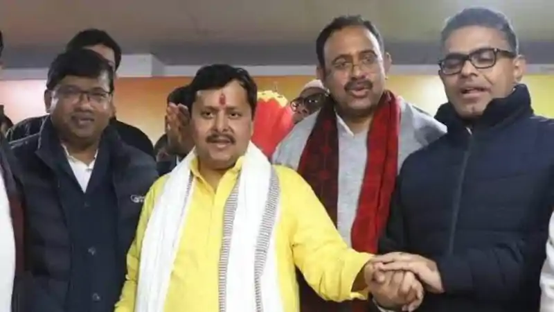 उपेंद्र कुशवाहा की पार्टी में टूट की संभावना, पार्टी में नहीं पहुंचे तीन विधायक, नितिन नबीन से मिले 3 MLA Upendra Kushwaha