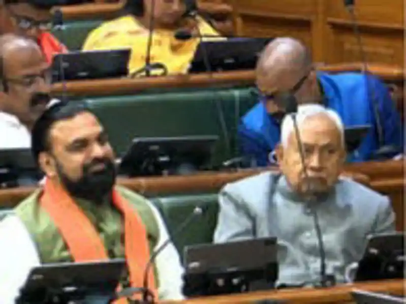 विधानसभा में उठा आवास योजना में घूसखोरी का मुद्दा, गड़बड़ी से पीएम और सीएम की छवि धूमिल हो रही Nitish Kumar