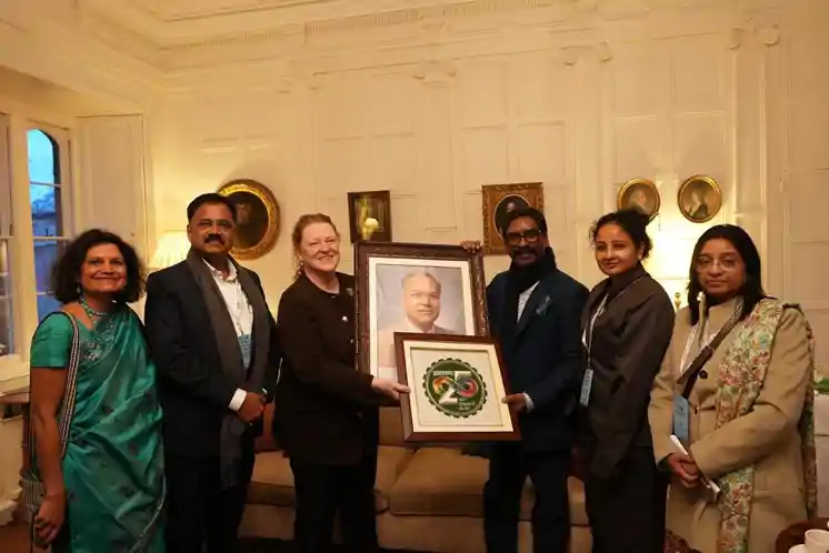 लंदन में CM हेमंत सोरेन ने मरांग गोमके जयपाल सिंह मुंडा के अभिलेखों का अवलोकन किया