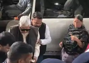 तेजस्वी यादव बने RJD के राष्ट्रीय कार्यकारी अध्यक्ष,  परिवार संग पहुंचे लालू, संजय यादव भी मौजूद