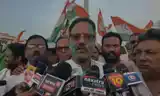 धर्मेंद्र प्रधान के इस्तीफे पर कांग्रेस ने मनाया जश्न, लगाये अबीर गुलाल