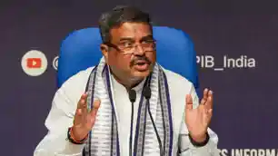 BREAKING : शिक्षा मंत्री धर्मेंद्र प्रधान ने दिया इस्तीफा 