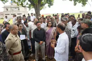 उपायुक्त, एसपी ने बड़कागांव-केरेडारी क्षेत्र का किया व्यापक निरीक्षण, विस्थापितों की सुनी समस्याएं