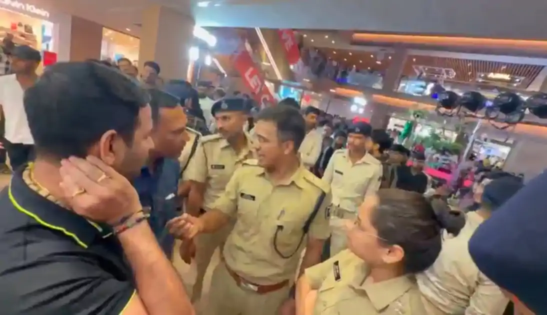 तेज प्रताप यादव को साथ लेकर गयी पुलिस, सेंट्रल मॉल में थे तेज प्रताप