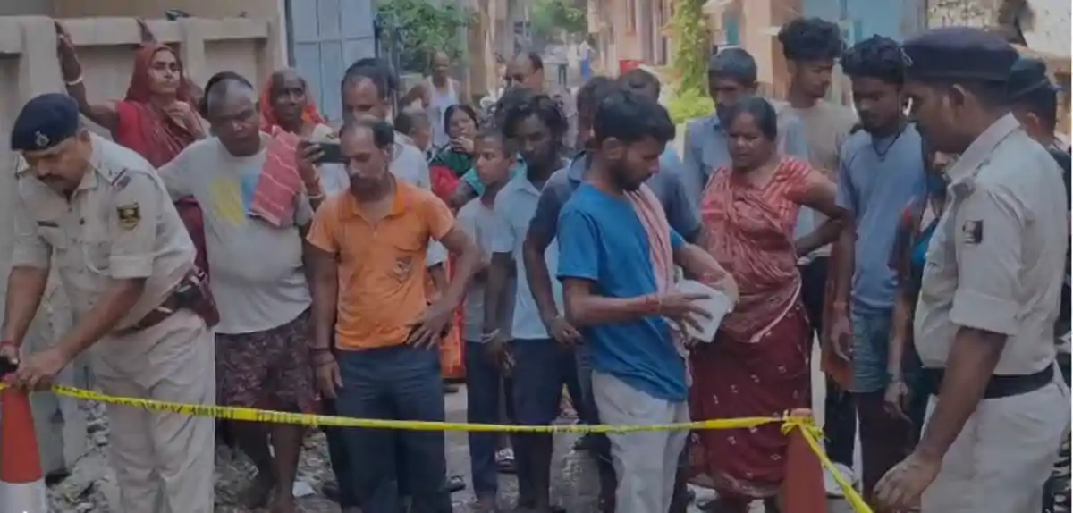पडोस की शादीशुदा महिला से इश्क का अंजाम, हुआ ऐसा की पहुंची पुलिस
