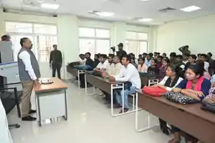 मंत्री अशोक चौधरी बने प्रोफेसर, एएन कॉलेज में छात्रों को पढ़ाया, बोले- सदन में भाषण देना आसान, क्लास लेना मुश्किल 