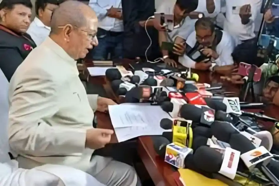 बिहार में हड़ताली अफसरों पर गिरेगी गाज, 25 मार्च तक काम पर लौटें वरना जाएगी नौकरी