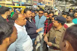 जमशेदपुर: स्थानीय विरोध के कारण अस्थायी रूप से रुका मानगो फ्लाइओवर निर्माण कार्य 