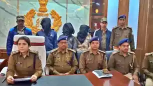 पाकुड़ पुलिस ने किया इंटरस्टेट मोटरसाइकिल चोर गिरोह का भंडाफोड़, दर्जन भर चोरी की बाइक बरामद