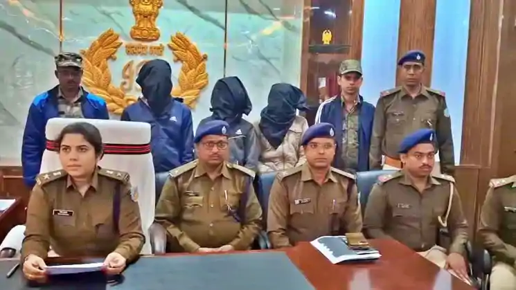 पाकुड़ पुलिस ने किया इंटरस्टेट मोटरसाइकिल चोर गिरोह का भंडाफोड़, दर्जन भर चोरी की बाइक बरामद