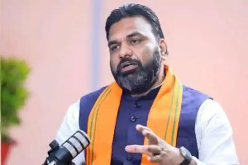 "सम्राट का वार: लालू ने गरीबों से नौकरी के बदले जमीन ली, डेढ़ साल में बने करोड़पति" Samrat Chaudhary
