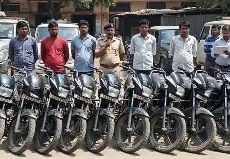 रांची पुलिस ने किया बाइक चोर गिरोह का पर्दाफाश, 17 चोरी की बाइक बरामद