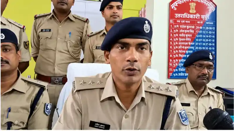 पुलिस को मिली बड़ी सफलता, लूट की योजना विफल, 5 शातिर अपराधी हथियार के साथ गिरफ्तार पुलिस को मिली बड़ी सफलता, लूट की योजना विफल, 5 शातिर अपराधी हथियार के साथ गिरफ्तार